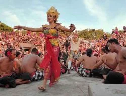 Tari Kecak Uluwatu, Jadwal dan Tiket Masuk