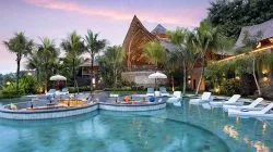Tips Liburan ke Bali untuk Keluarga, Pasangan, dan Solo Traveler - Bali adalah surga tropis yang menawarkan pesona alam memukau, budaya yang kaya, dan berbagai pengalaman yang cocok untuk siapa pun—baik Anda berlibur bersama keluarga, pasangan, maupun sendiri.
