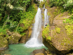 Air Terjun Kroya: Wisata Alam Ekstrem nan Menyegarkan