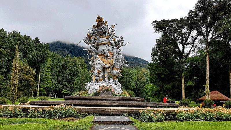 Tiket Masuk & Daya Tarik Kebun Raya