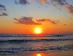 Pantai Pengeragoan: Spot Sunset Indah di Jembrana