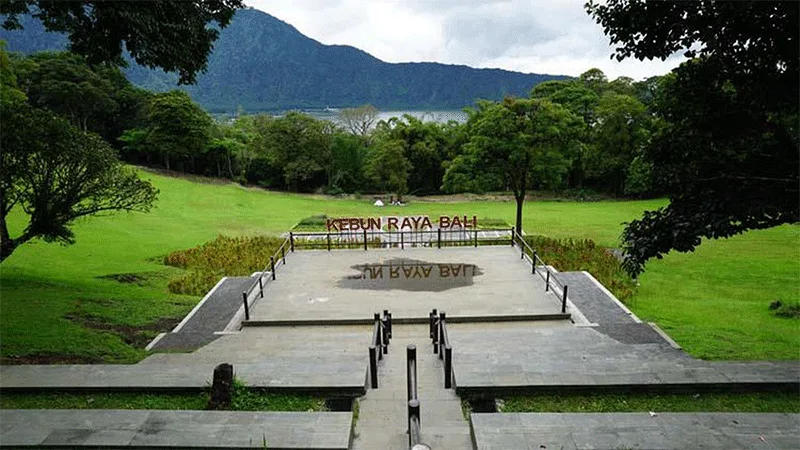Tiket Masuk & Daya Tarik Kebun Raya