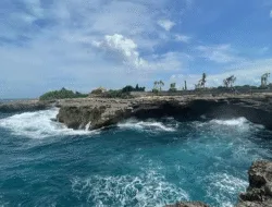 Devil’s Tears Lembongan: Panggung Alam Spektakuler di Ujung Tebing