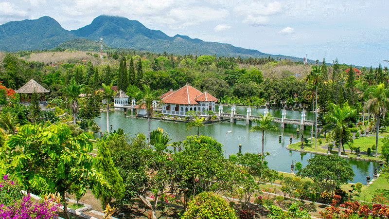 Daya Tarik Taman Ujung