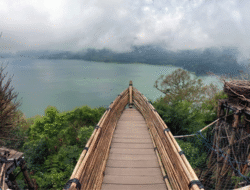 Wanagiri Hidden Hills: Spot Foto Instagramable dengan Panorama Danau Buyan